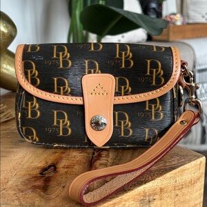 Dooney & Bourke Black and Tan Signature Wristlet Clutch